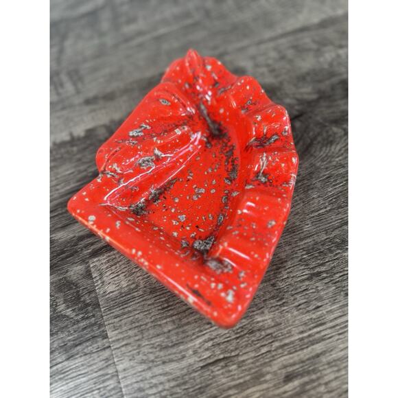 Vintage MCM Ashtray Trinket TROJAN HORSE HEAD~Ceramic Speckled Cherry Red Atomic - Picture 9 of 13